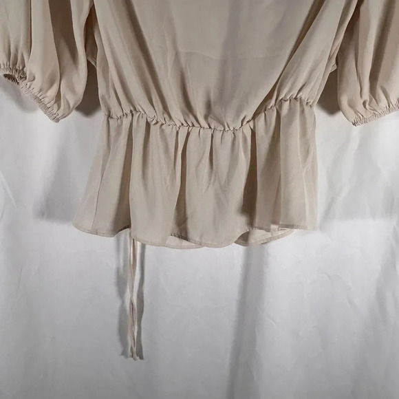 Express Blouse Women's XS Cream Short Sleeve Vneck Semi Sheer Top - Picture 10 of 10